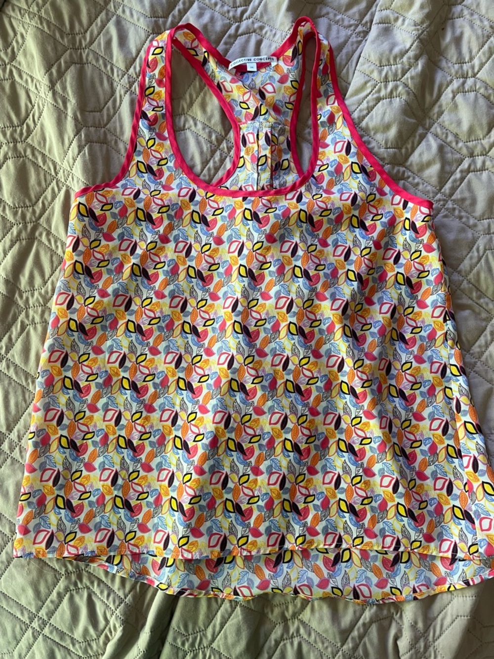 Collective Concepts Bundle Two Sleeveless Tops Size Medium Lightweight Vacation - Picture 4 of 7
